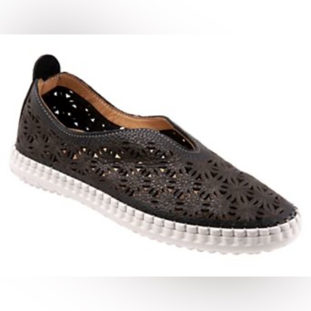 Bueno Daisy Shoes leather uppers flower perforations flexible sole Size 37